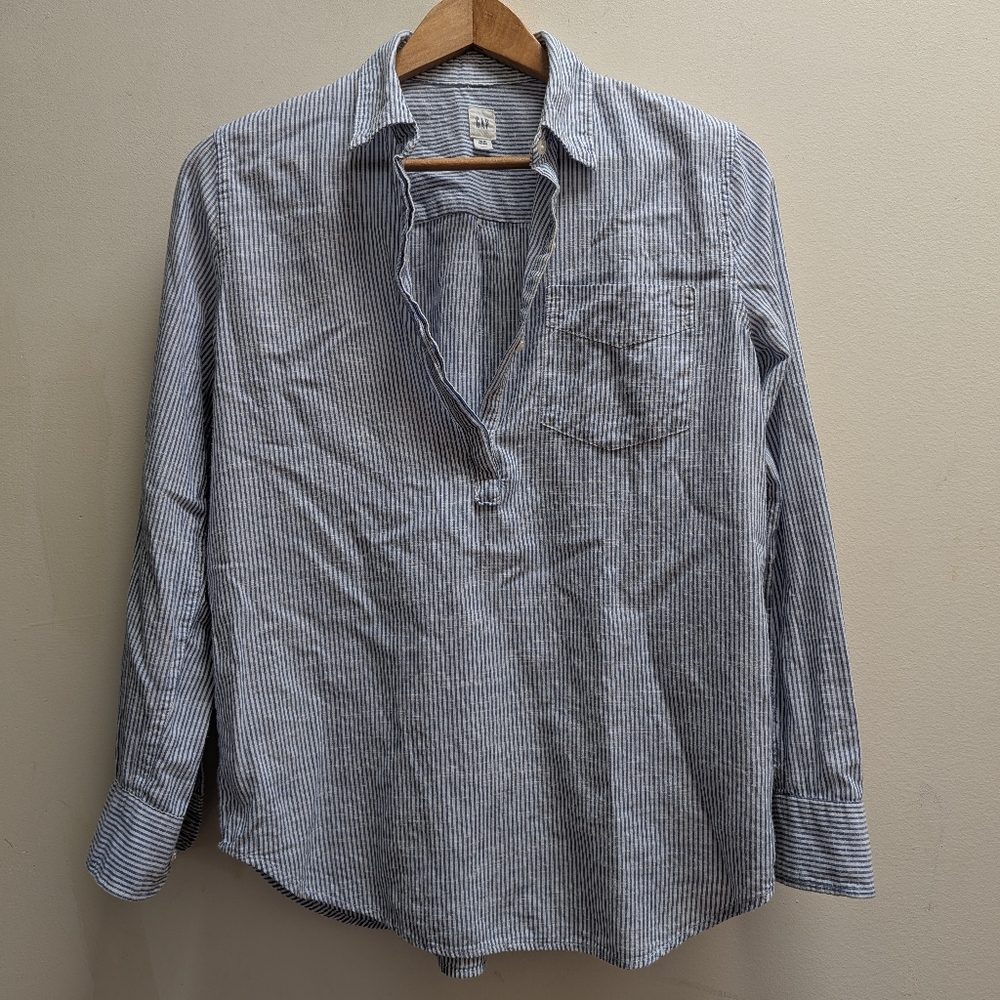 GAP Women's Navy and White Striped Button Down Shirt